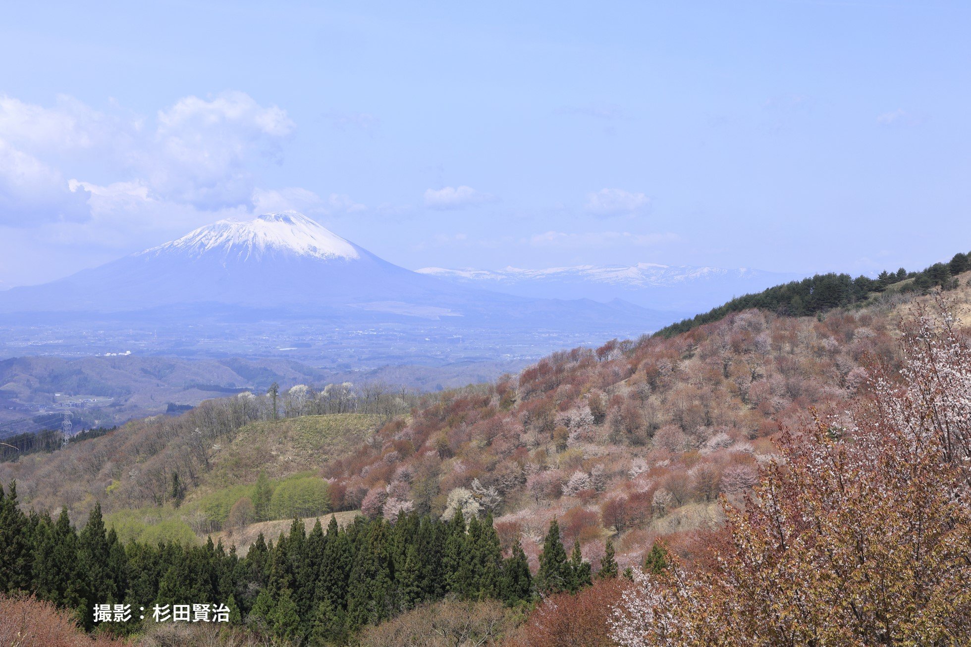 3-01-薄紅に染まる山.jpg